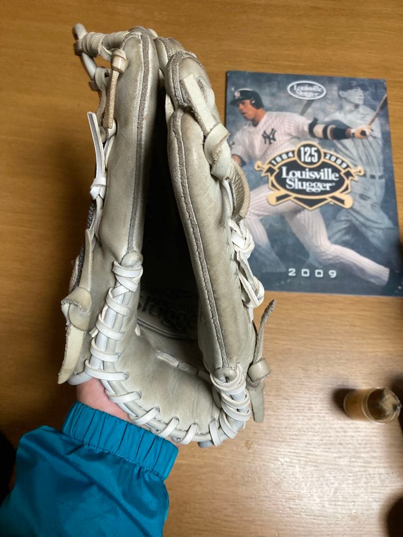 Louisville Slugger 硬式グローブ
