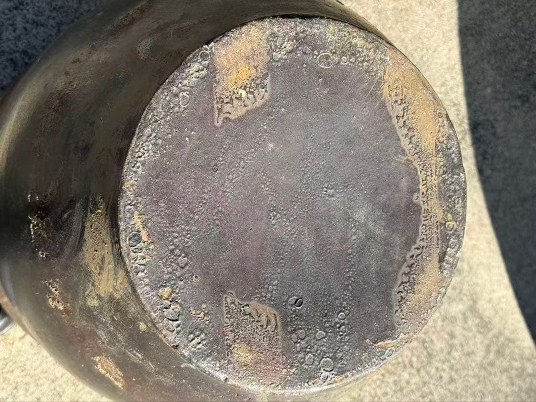 甕重厚感がありますので、庭や古民家のお庭の雰囲気づくりをされたり 年代品