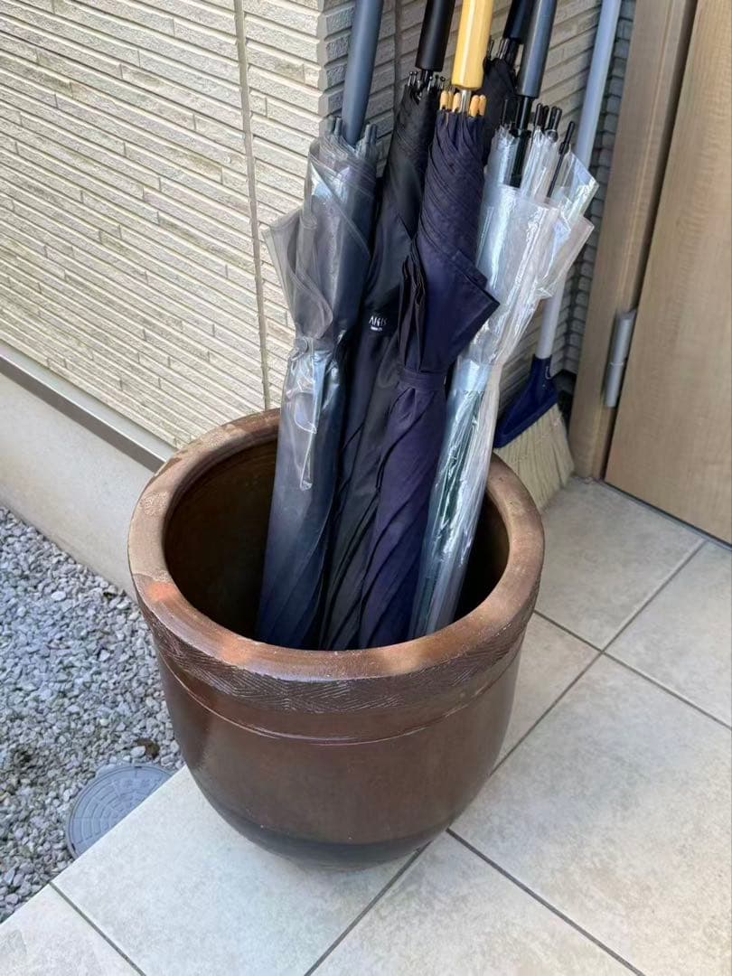 甕重厚感がありますので、庭や古民家のお庭の雰囲気づくりをされたり 年代品