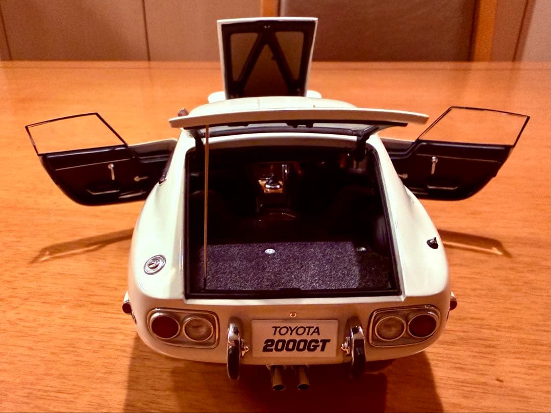 AUTOart製 トヨタ2000GT 1/18