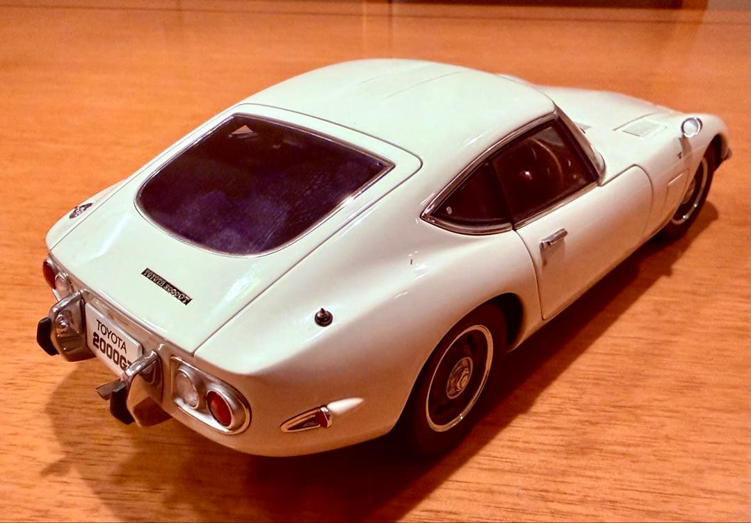 AUTOart製 トヨタ2000GT 1/18