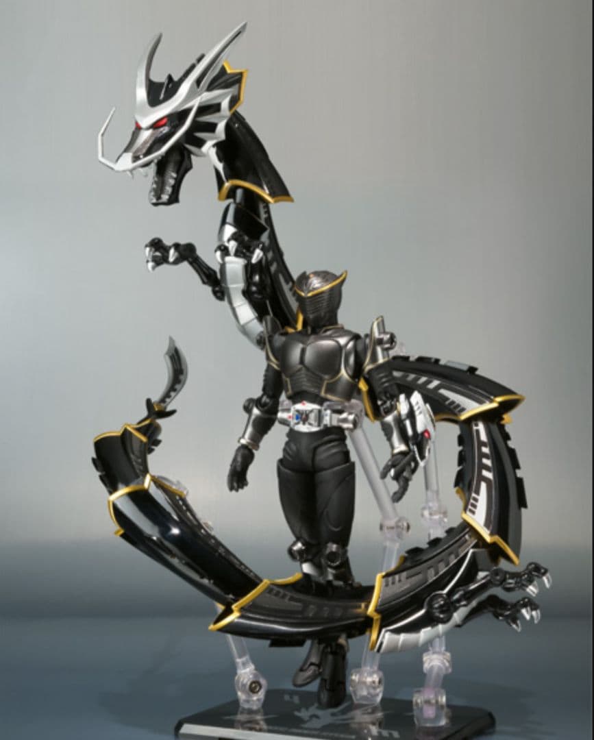 Figuarts フィギュアーツ 仮面ライダーリュウガ ドラグブラッカー