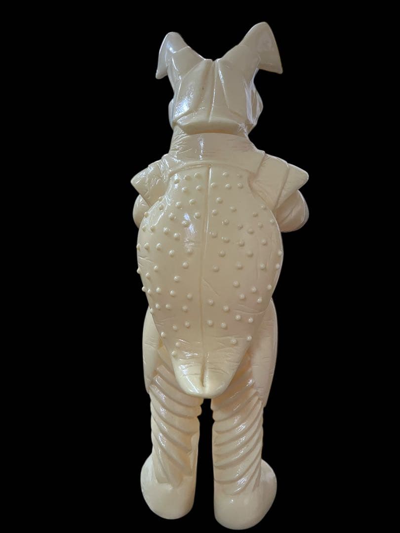 ウルトラマンシリーズ 宇宙恐竜ゼットン・ソフビ 成型色 クリーム色