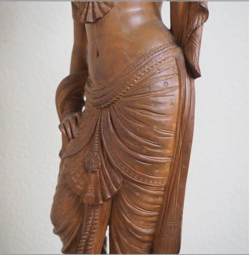 送料無料　時代物　老山白檀　インド白檀細密彫刻女神像　高さ54ｃｍ　本物保証