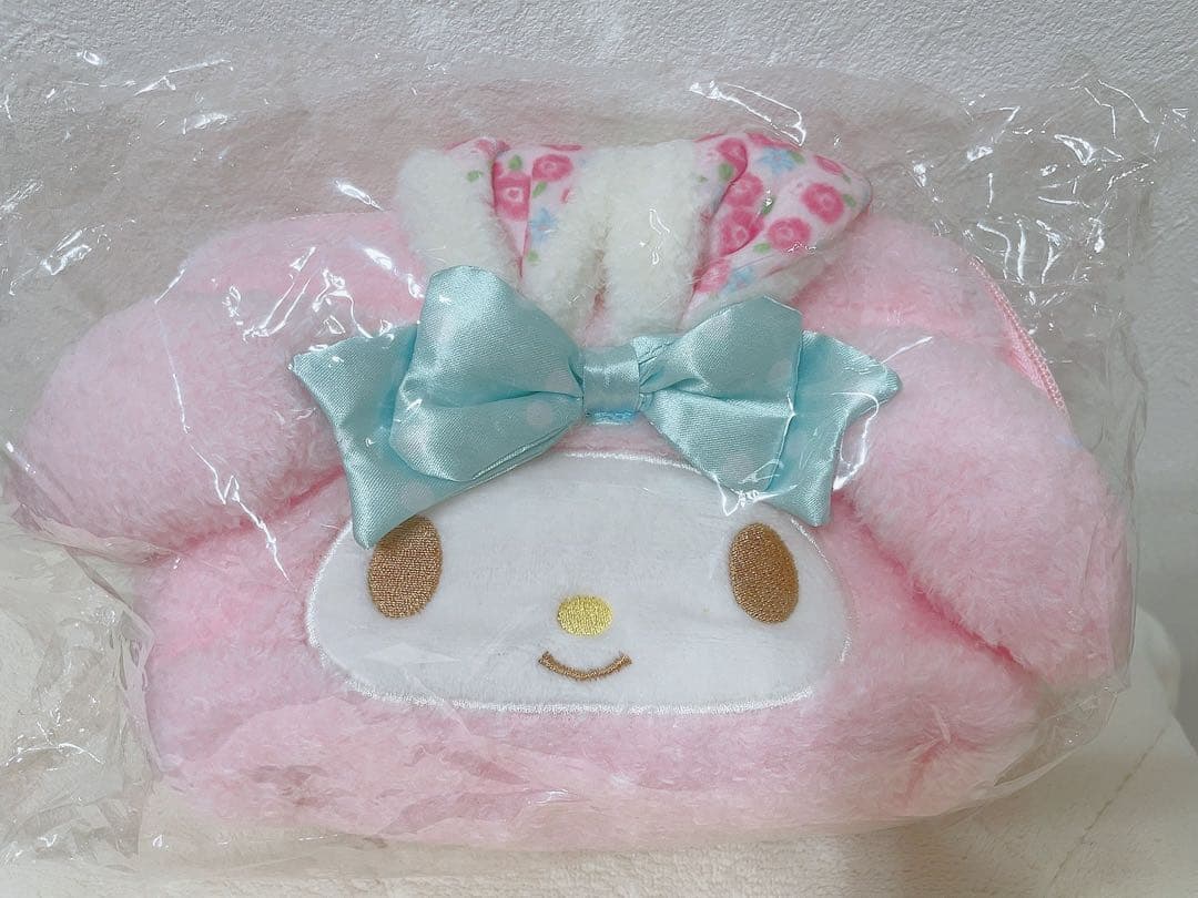 新品　マイメロ　ウサメロ　バースデーグッズ　うさ耳　ふわふわもこもこポーチ