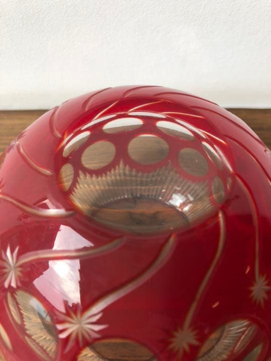 品番g-0765 赤被せガラス　切子　丸型花器　アンティーク　大正ロマン