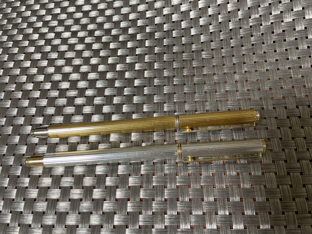 メルセデスベンツ◆高級ボールペン　ゴールド　シルバー　Mercedes Benz