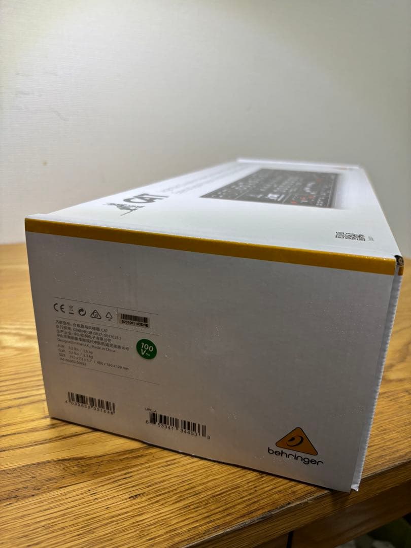 BEHRINGER CAT アナログシンセサイザー