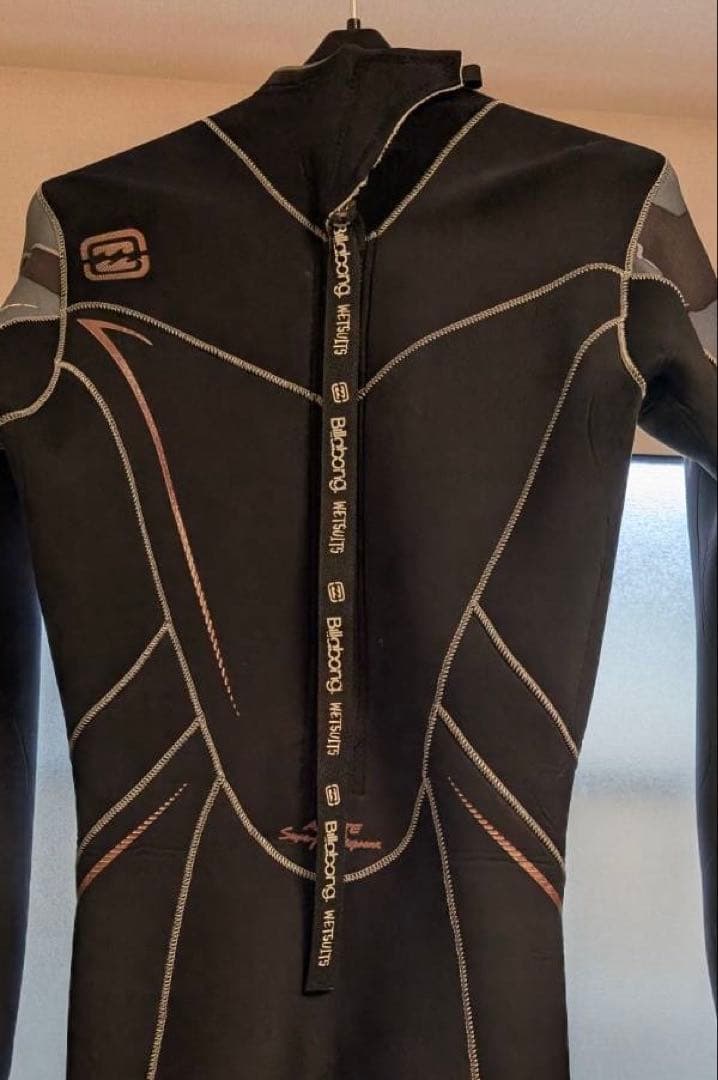 Billabong ブラック フルスーツ