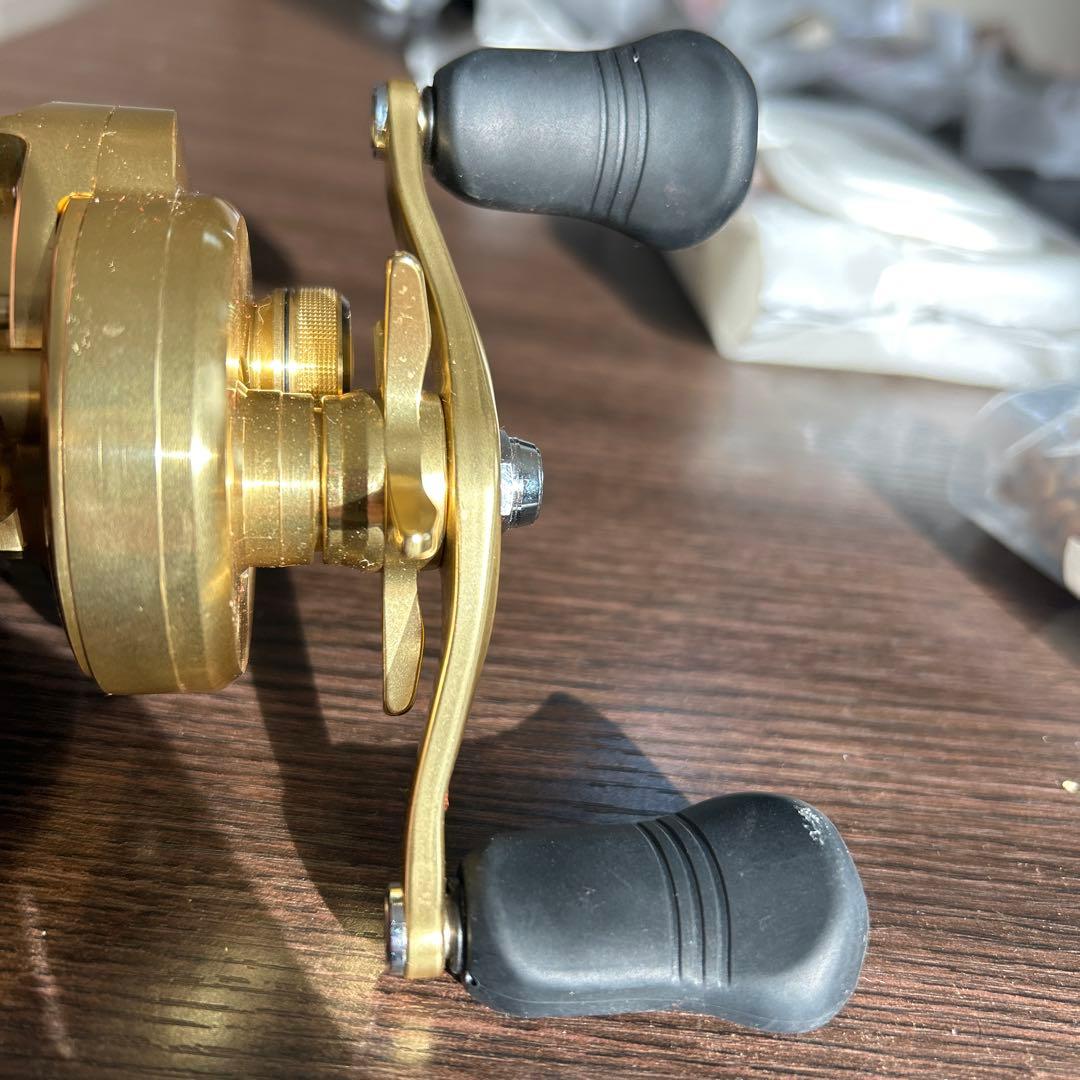 リール 18CALCUTTA CONQUEST 401