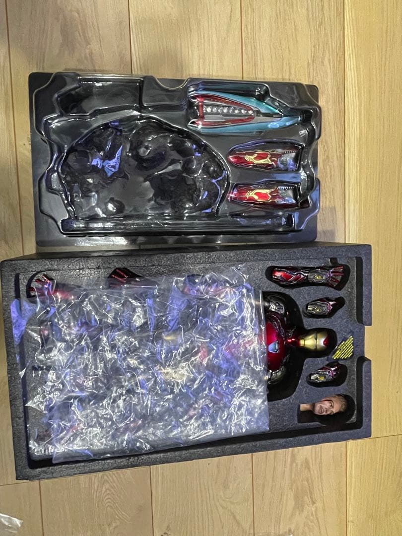 アイアンマン・マーク８５（バトルダメージ版）　ホットトイズ　トニースターク