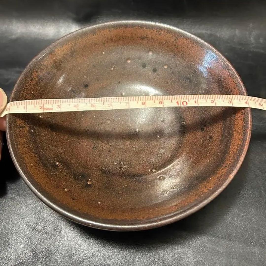 美しい古美術◾️蔵からかなり美しい黒い釉薬の天目平茶碗が出てきました。