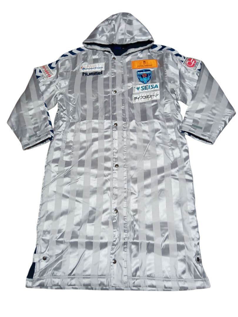 横浜FC hummel シルバー ストライプ ベンチコート 古着