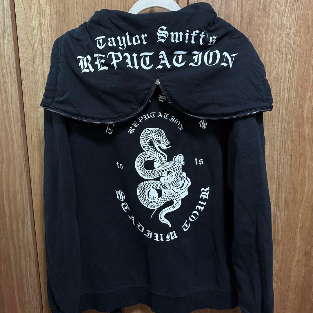 Taylor Swift reputation tour パーカー
