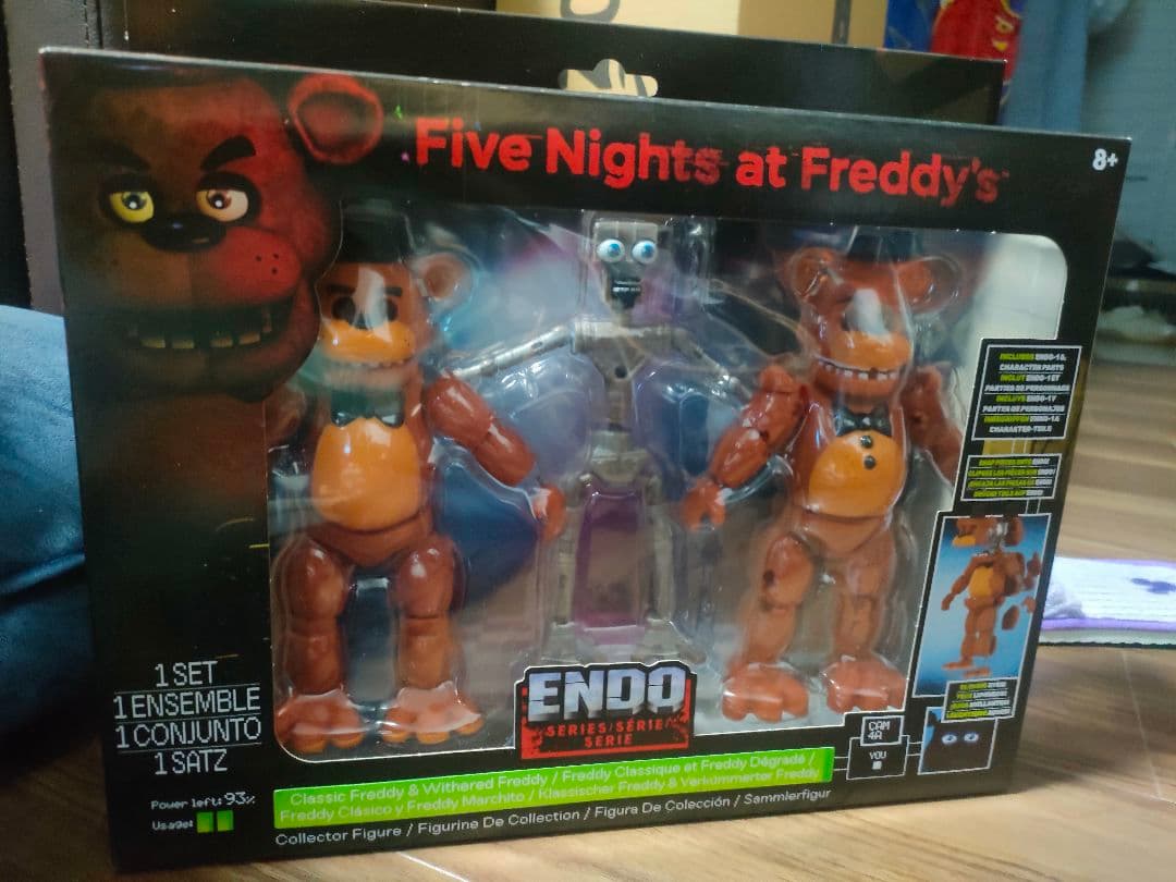 フレディーズ　フレディ　着せ替えフィギュア