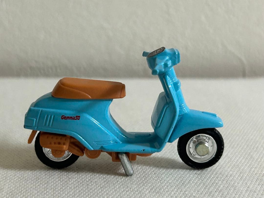 トミカ 日本製 スーパーギフト 黒箱 49 スズキ ジェンマ50