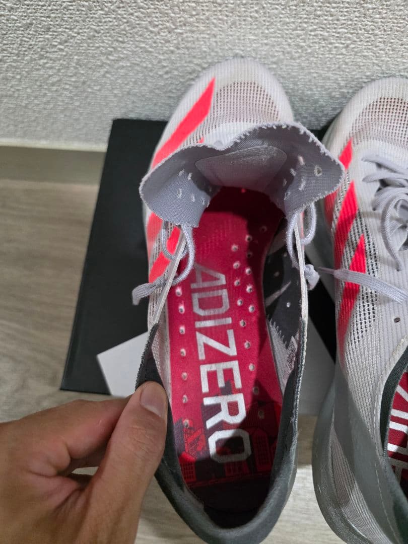 アディゼロ タクミセン10 27cm