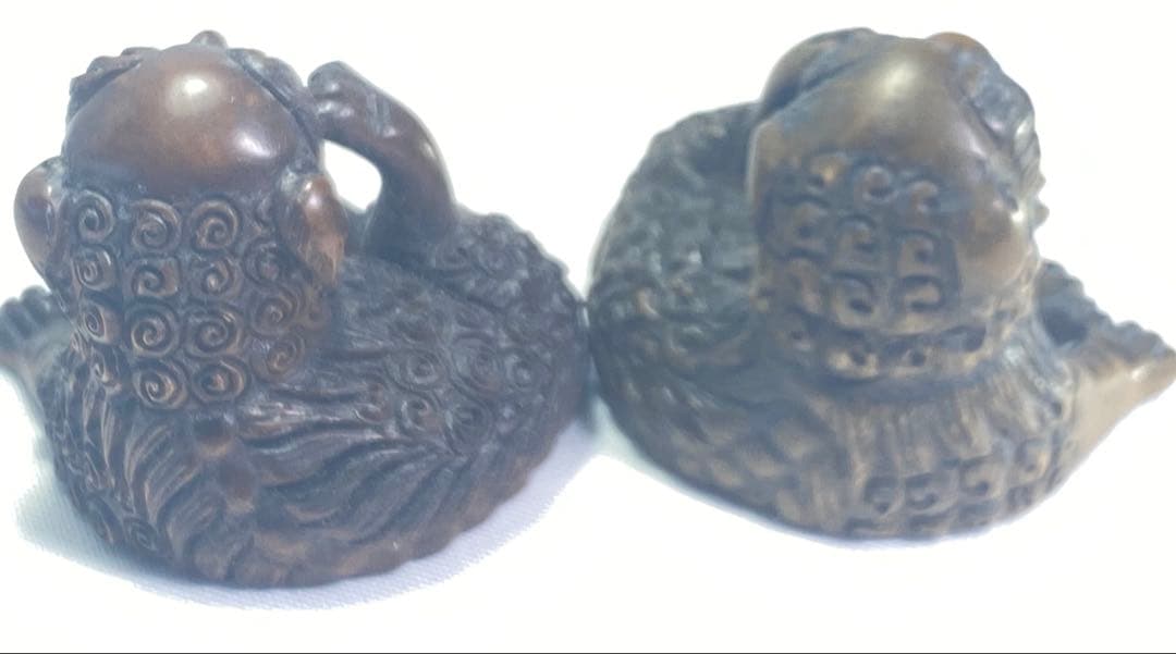 柘植材　根付　獅子ペアの彫刻、ストラップ置物、縁起物　黃楊繊細彫刻