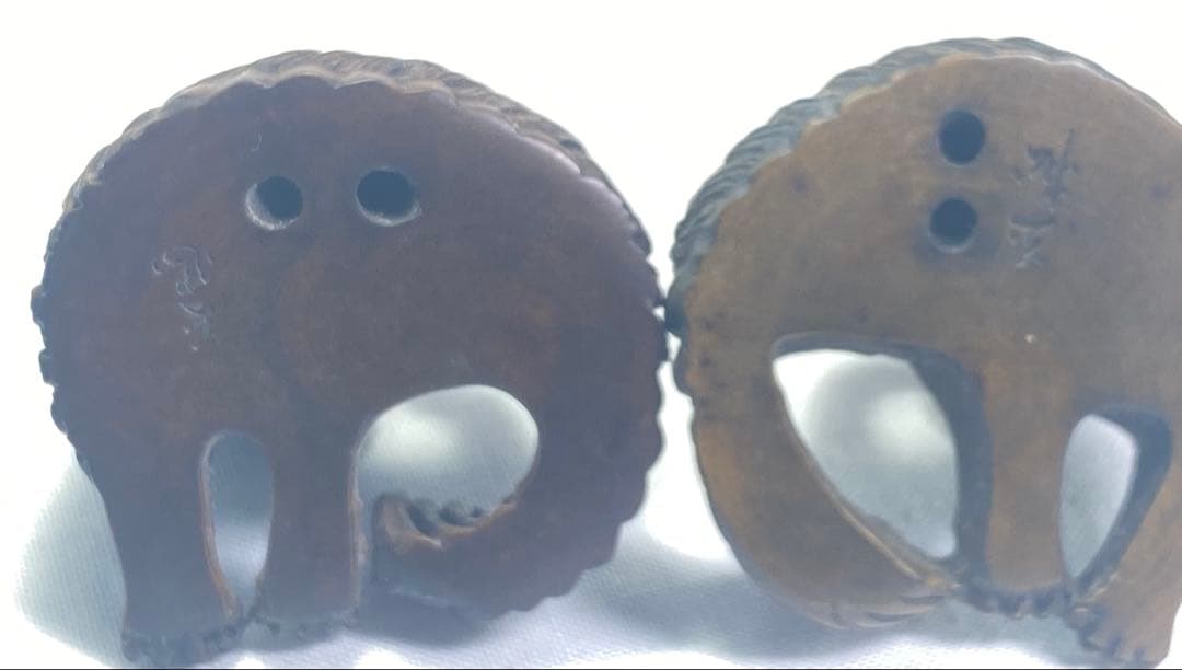 柘植材　根付　獅子ペアの彫刻、ストラップ置物、縁起物　黃楊繊細彫刻