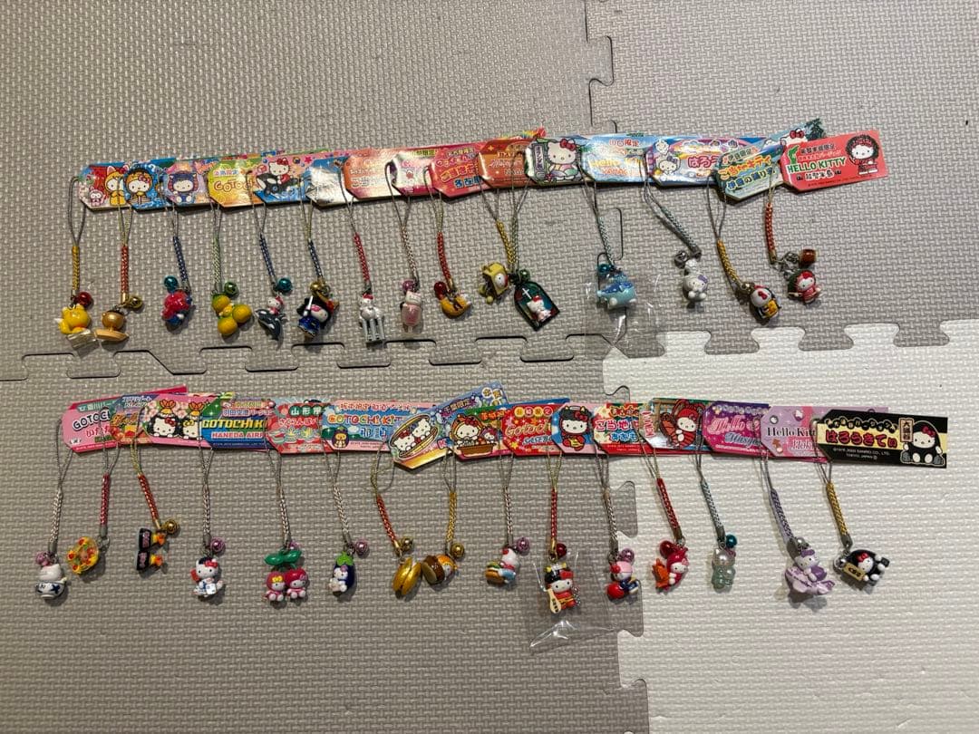 ご当地キティ根付けストラップ122個セット