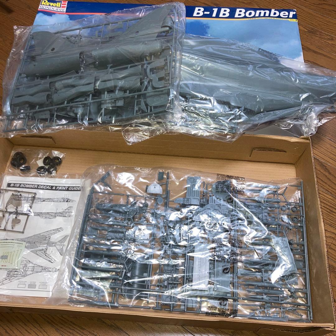 1/48 Revell B-1B Bomber レベルモノグラム