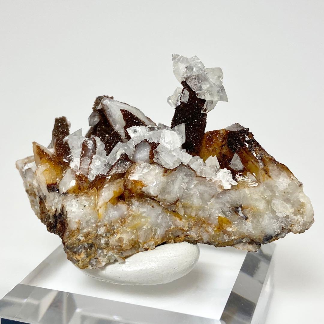 クォーツ　カルサイト　ロシア産　鉱物標本　原石　天然石　ストーン　共生　蛍光