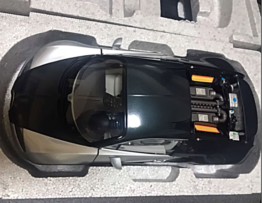 オートアート ブガッティ ヴェイロン ダークブルー/シルバー シリアルNo.付