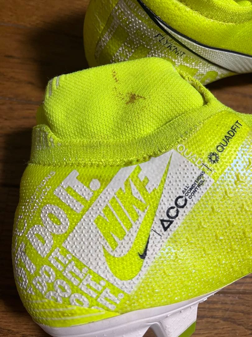 Nike Phantom Vision ネオンイエロー スパイク acc