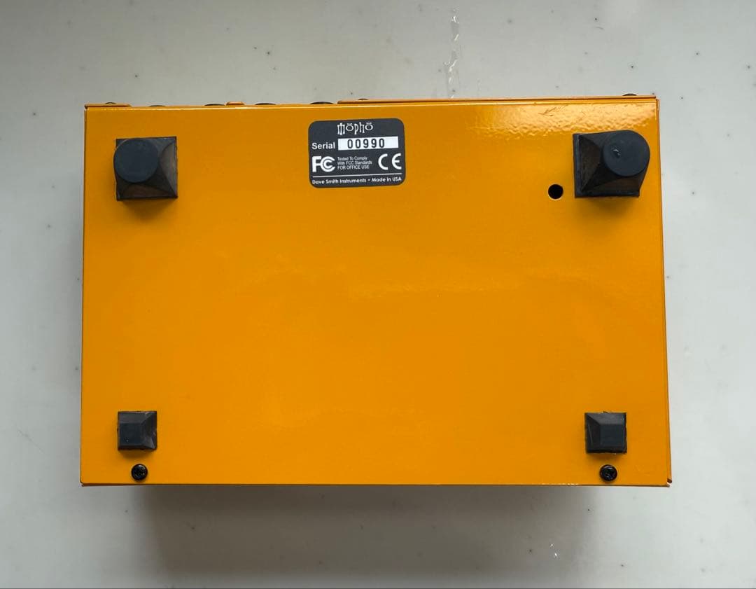 Dave Smith Instruments Mophoアナログシンセサイザー