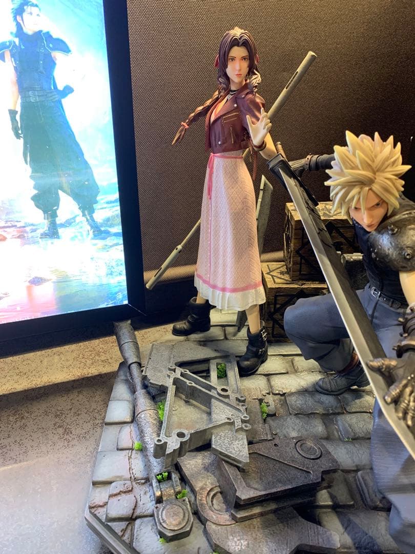 F4studio  ファイナルファンタジーVII   大型　スタチュー