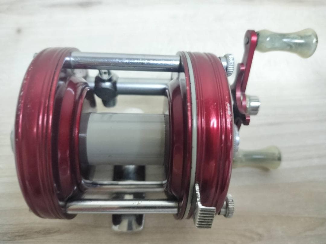 ABU GARCIA アブ アンバサダー 5000　4ネジビンテージリール　濃赤