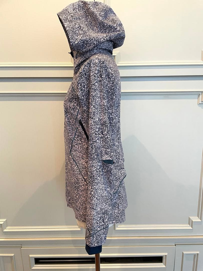 ☆最安値SALE 美品 完売品ルルレモン アウター