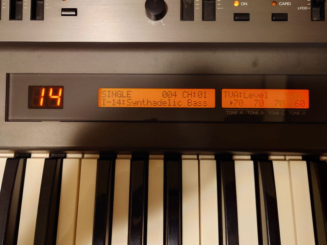 ローランド　JD-800