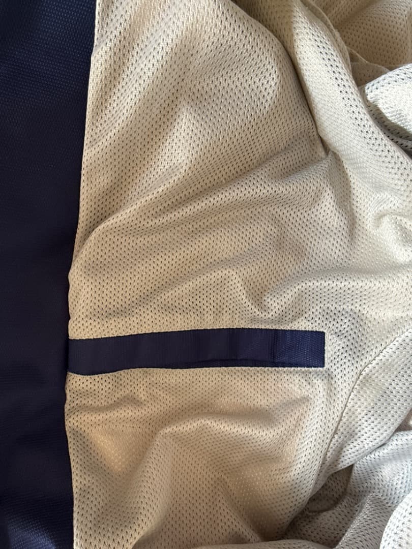 コルナゴのアノラックパーカー