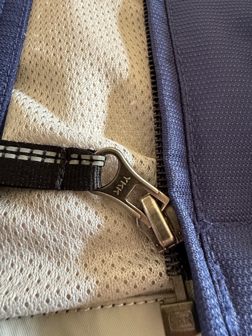 コルナゴのアノラックパーカー