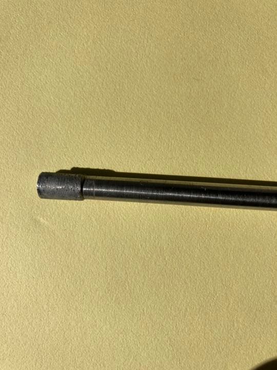 硬い石、レンガなどに穴を開けるダイヤモンド工具