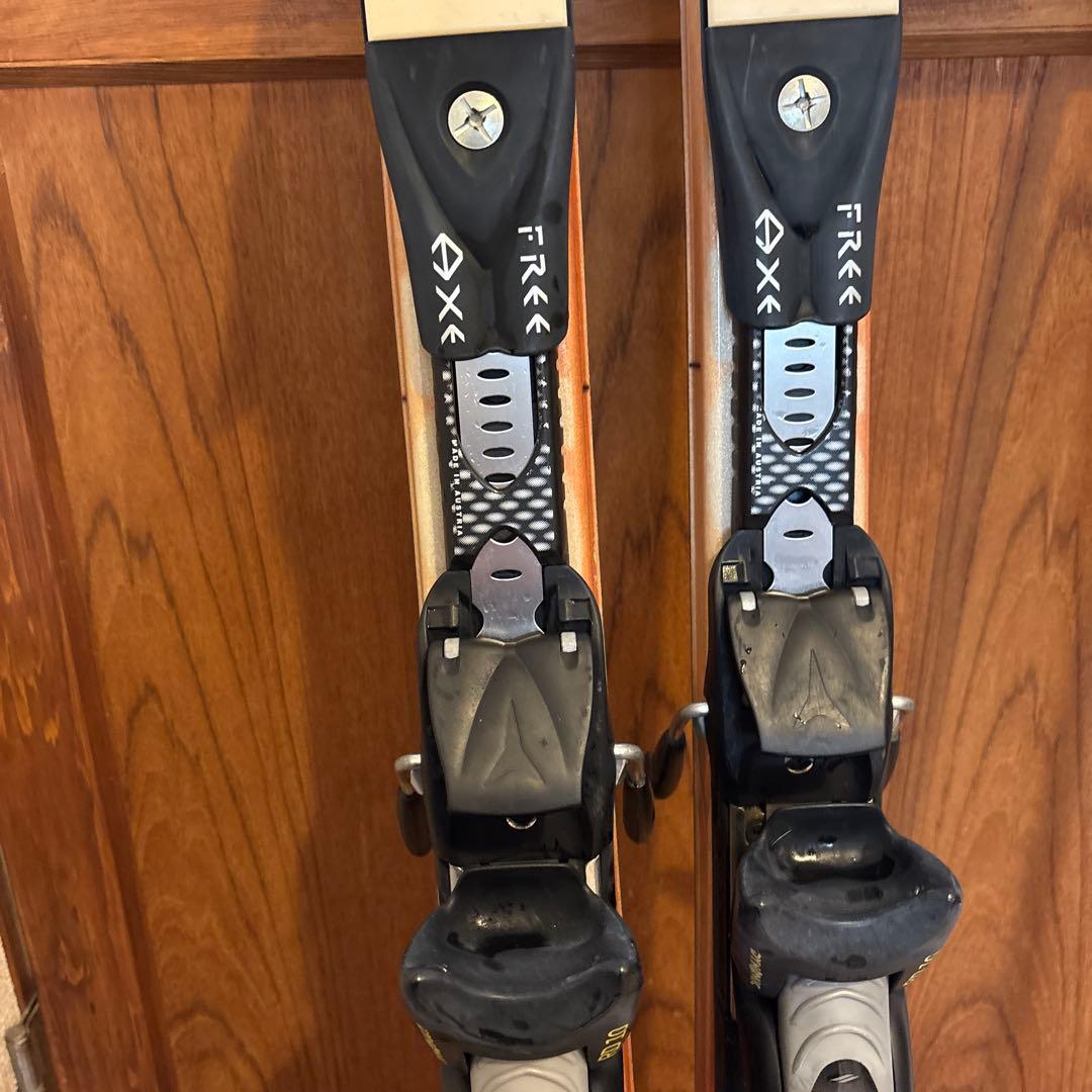 DOLOMITEドロミテのブーツ とAtomic スキー板とストックの３点セット