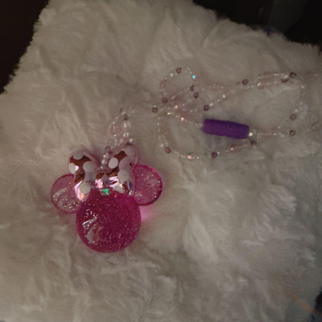 ディズニー　ミニー　光るネックレス　ペンダント　パルパルーザ