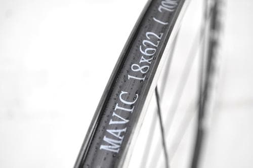 MAVIC Aksium 700C フロントホイール