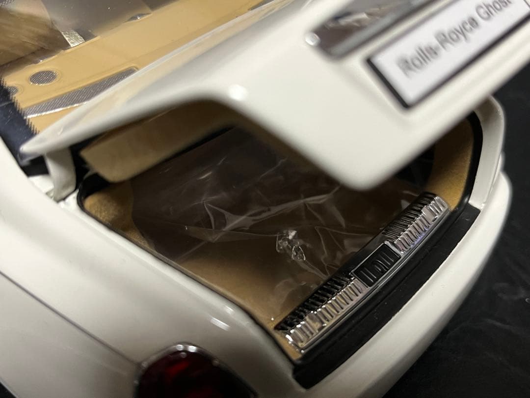 ロールスロイス　ゴースト　1/18
