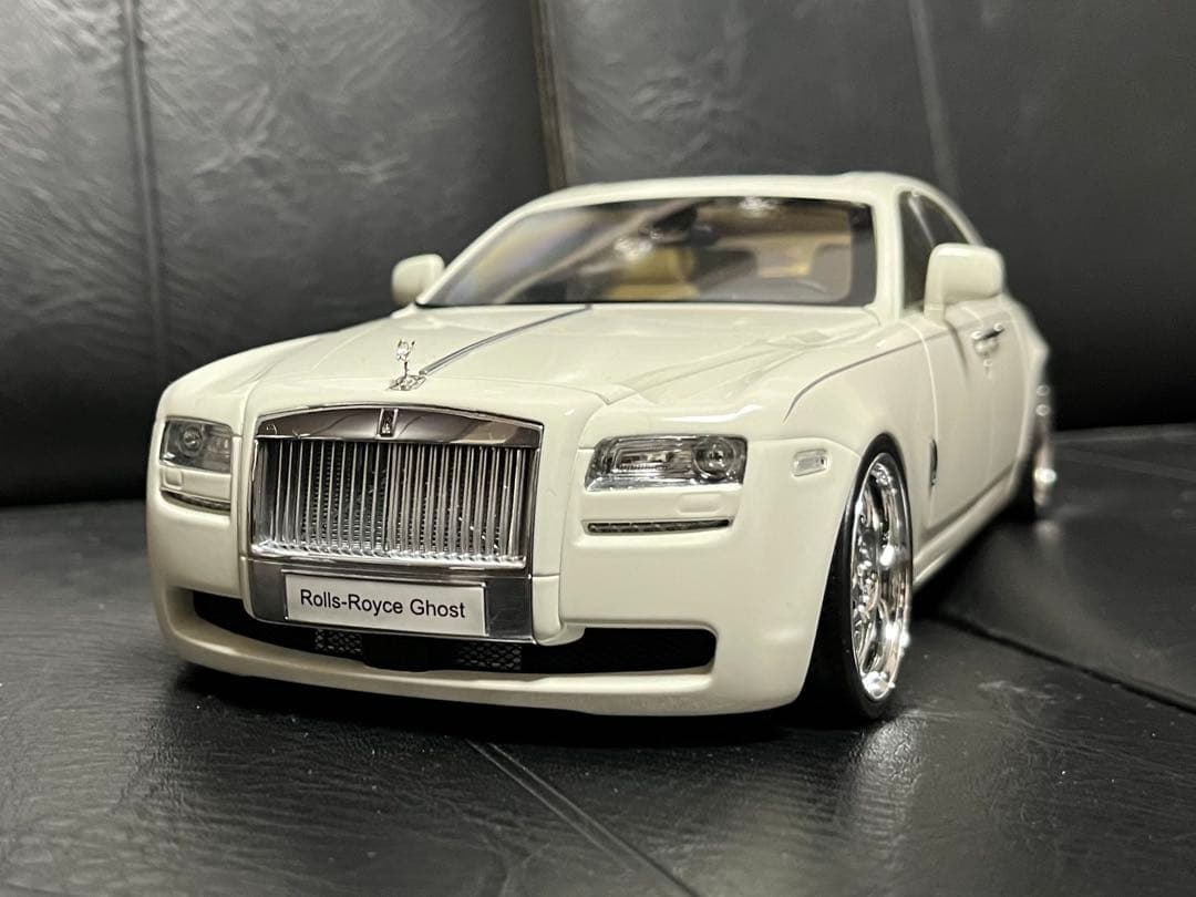 ロールスロイス　ゴースト　1/18
