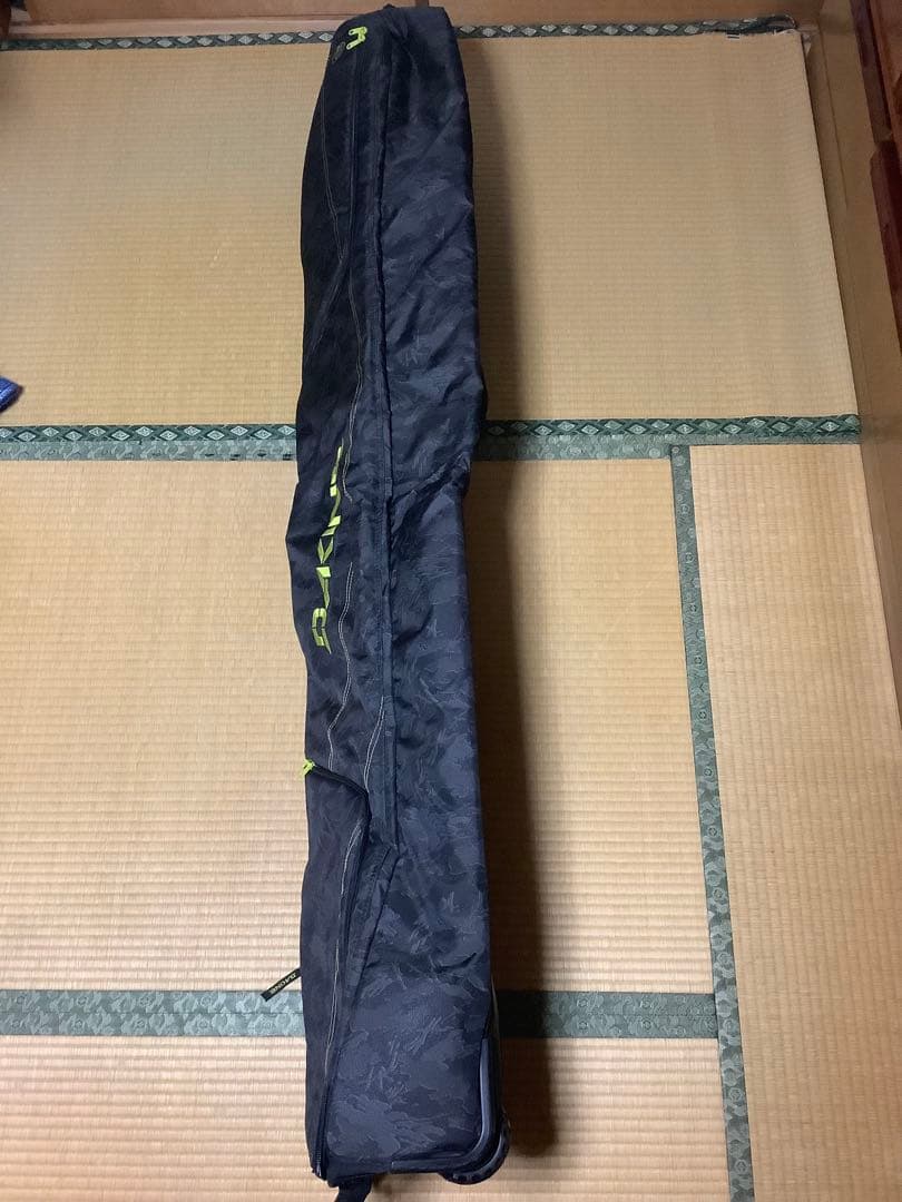 スノーボード用バッグ キャスター付DAKINE LOW ROLLER