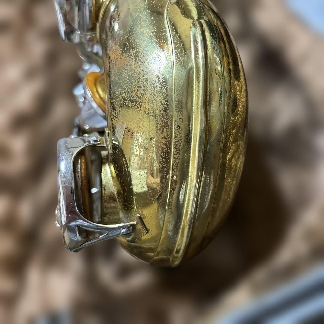 ベルグラーセンのテナー・サックスとケース