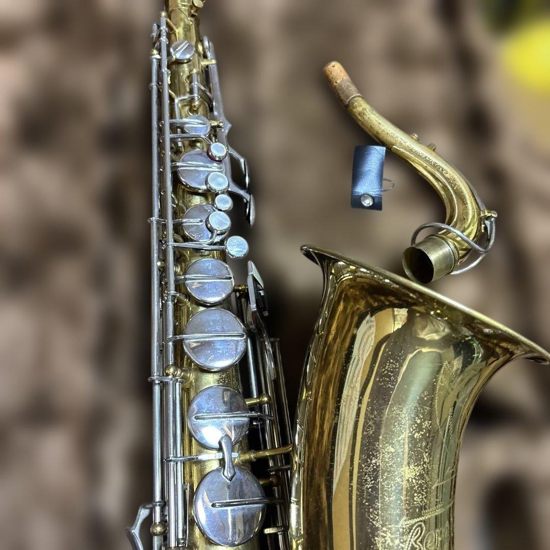 ベルグラーセンのテナー・サックスとケース