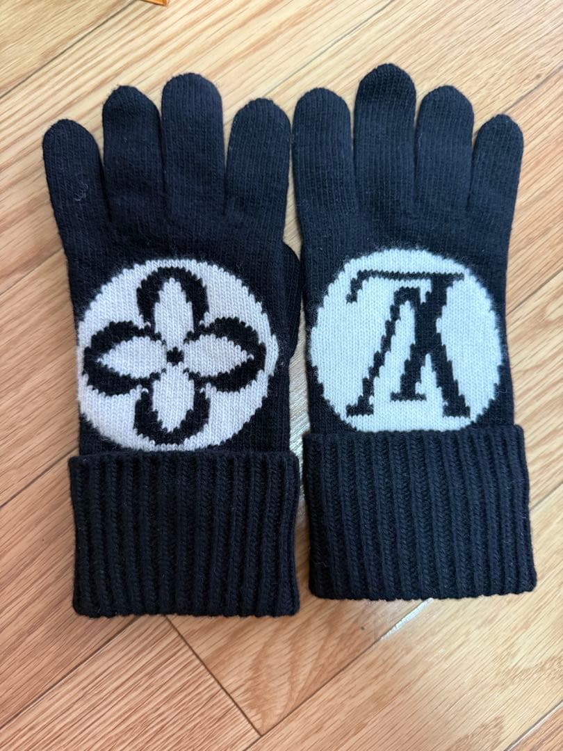 カ*ー様 LOUIS VUITTON ニット手袋 フリーサイズ