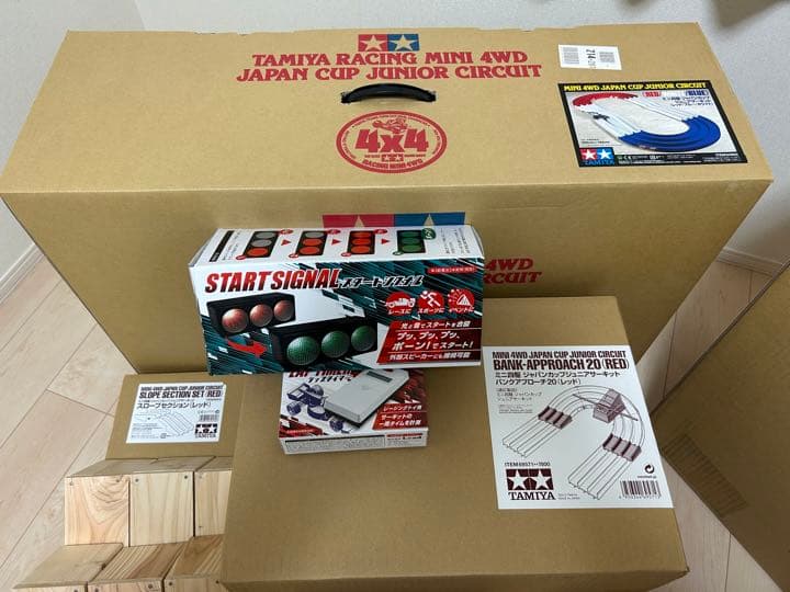 ミニ四駆 ジャパンカップ ジュニアサーキット レッド/ブルー/ホワイト