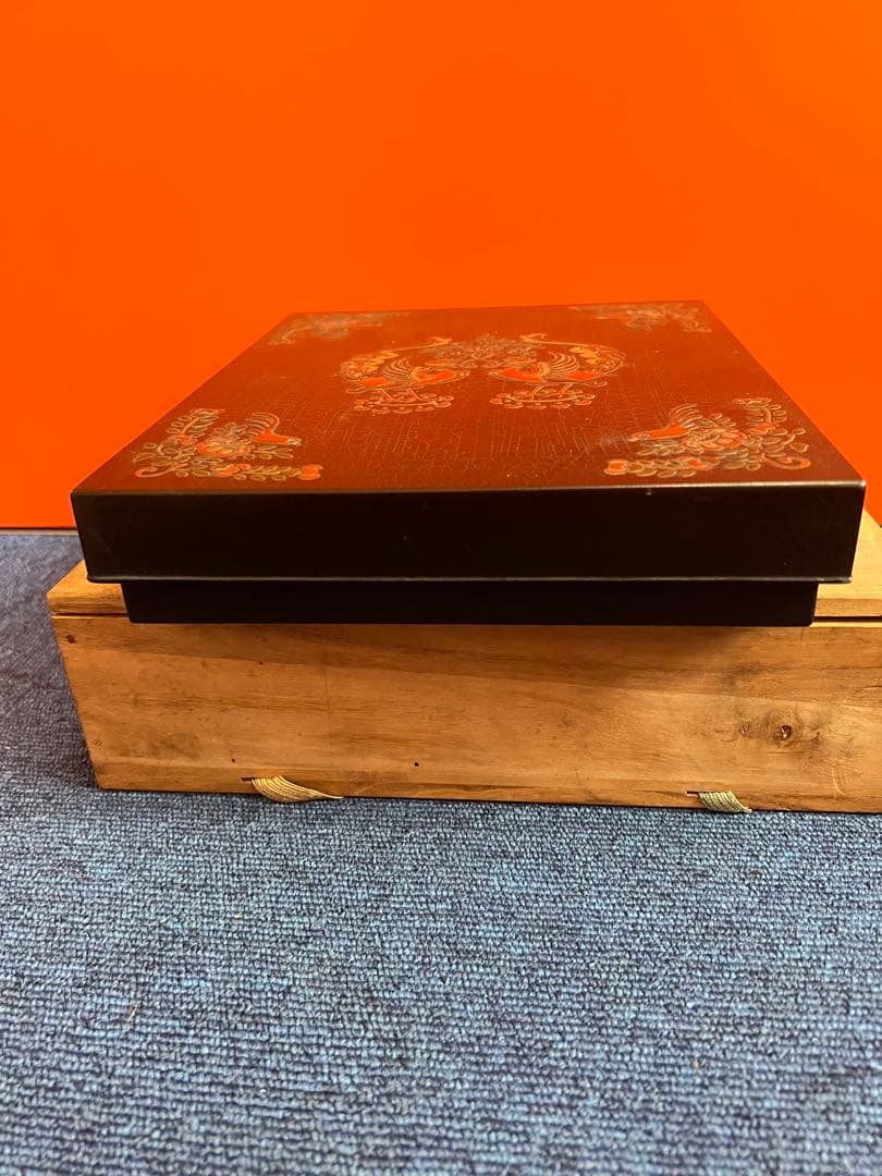 1443 木箱 道具箱  漆塗り 盛漆絵 正倉院鳳凰図 花喰鳥 極楽鳥花 花柄