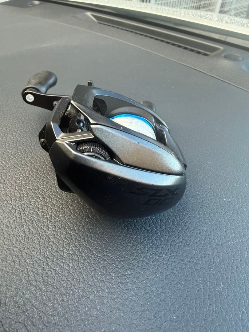 SHIMANO シマノ SLX MGL 70H 右ハンドル ベイトリール