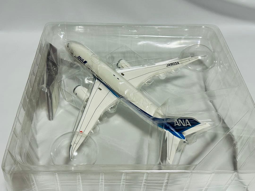 全日空商事 1/200 ANA 787-8 モデル NH20042