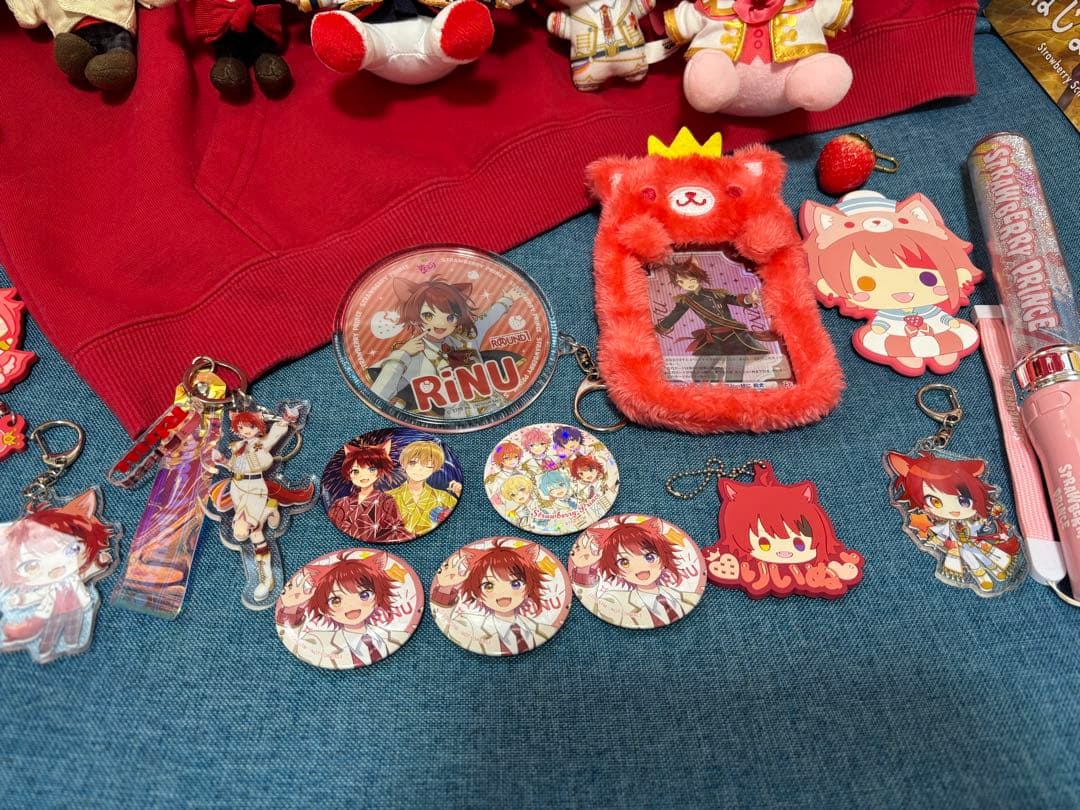 ストプリ莉犬くん　パーカー ぬいぐるみ　本 キーホルダー　缶バッジ等まとめ売り